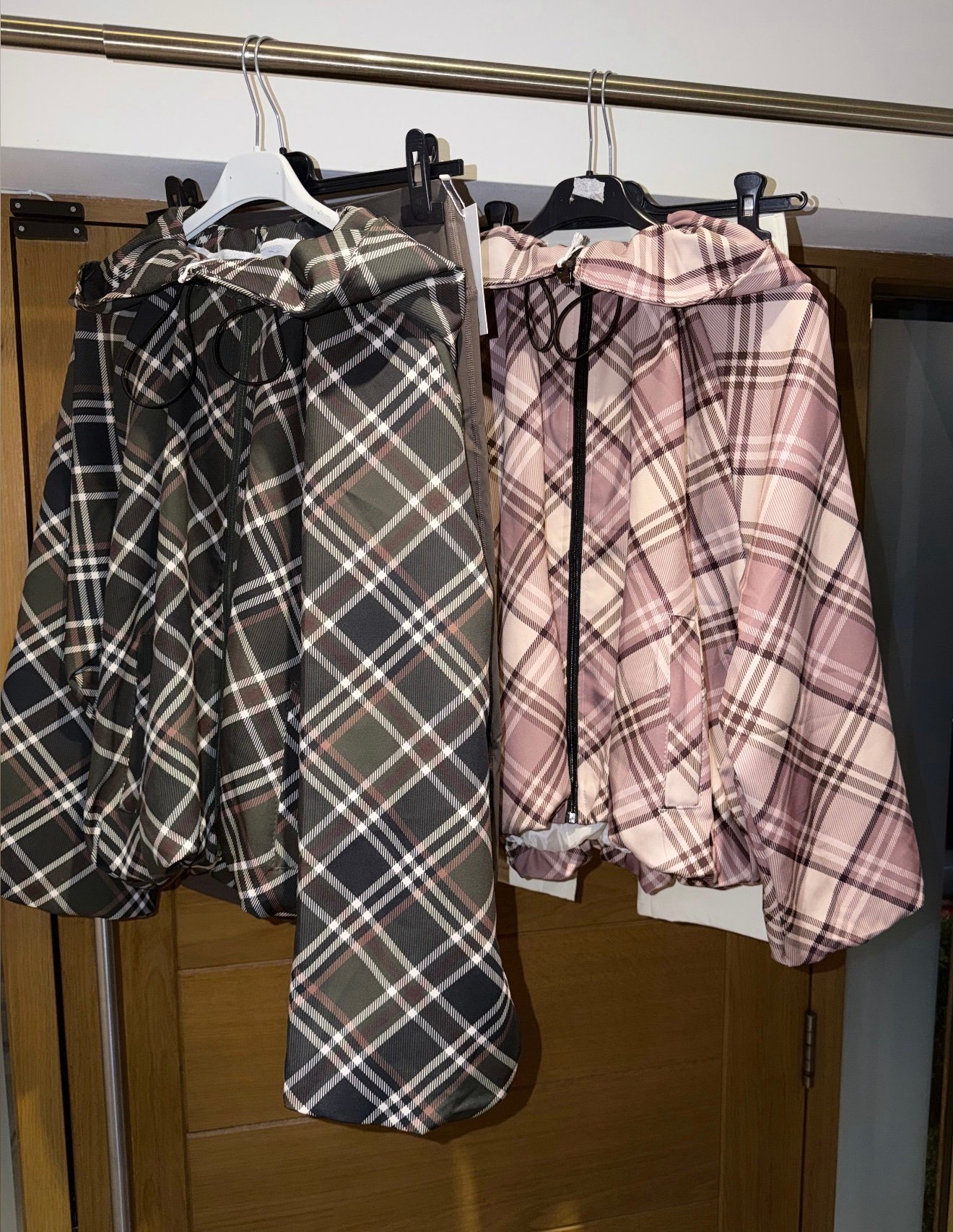 NEW CHECKED JACKET & CAPRI SET - Image 2