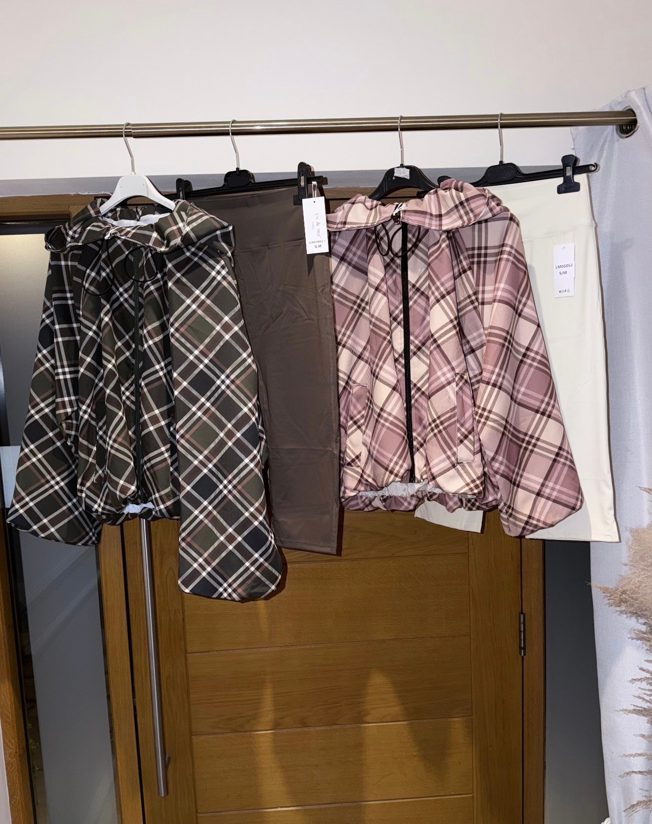 NEW CHECKED JACKET & CAPRI SET - Image 3