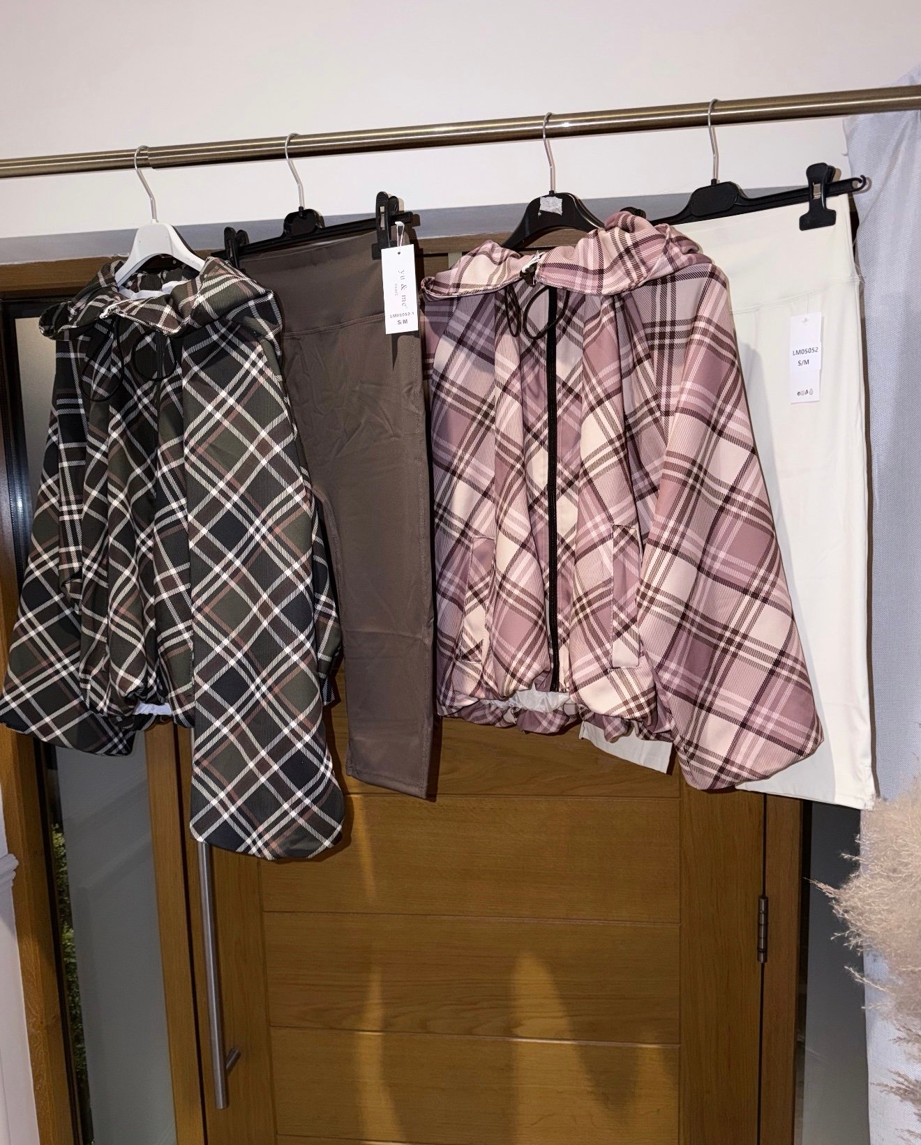 NEW CHECKED JACKET & CAPRI SET